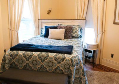 Oaks Manor bedroom suite